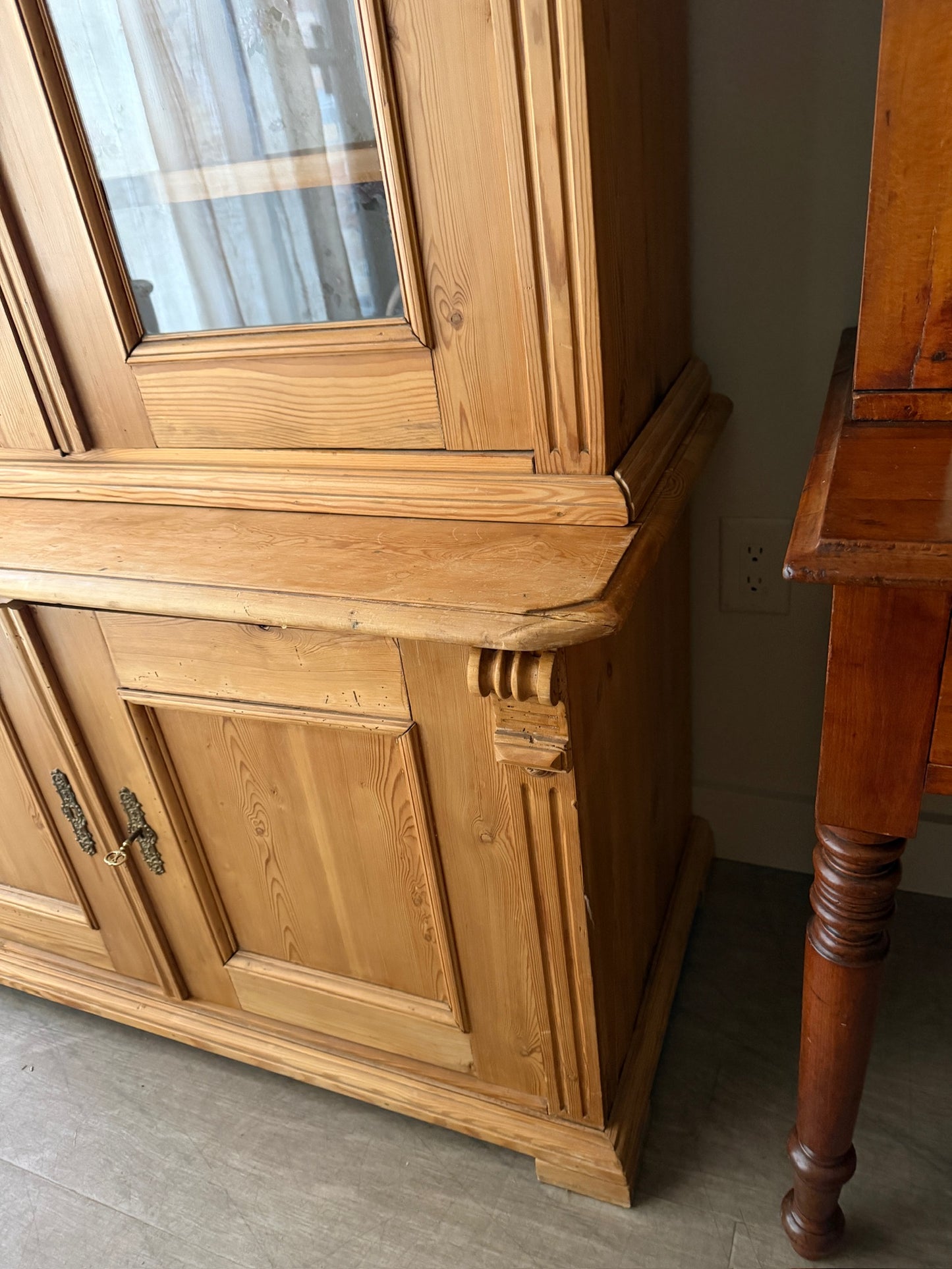 English pine two piece hutch