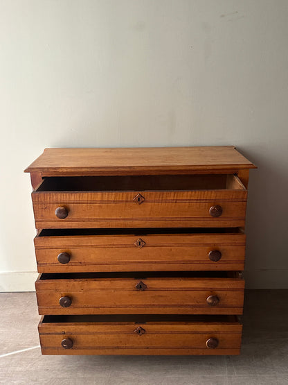 Pine dresser
