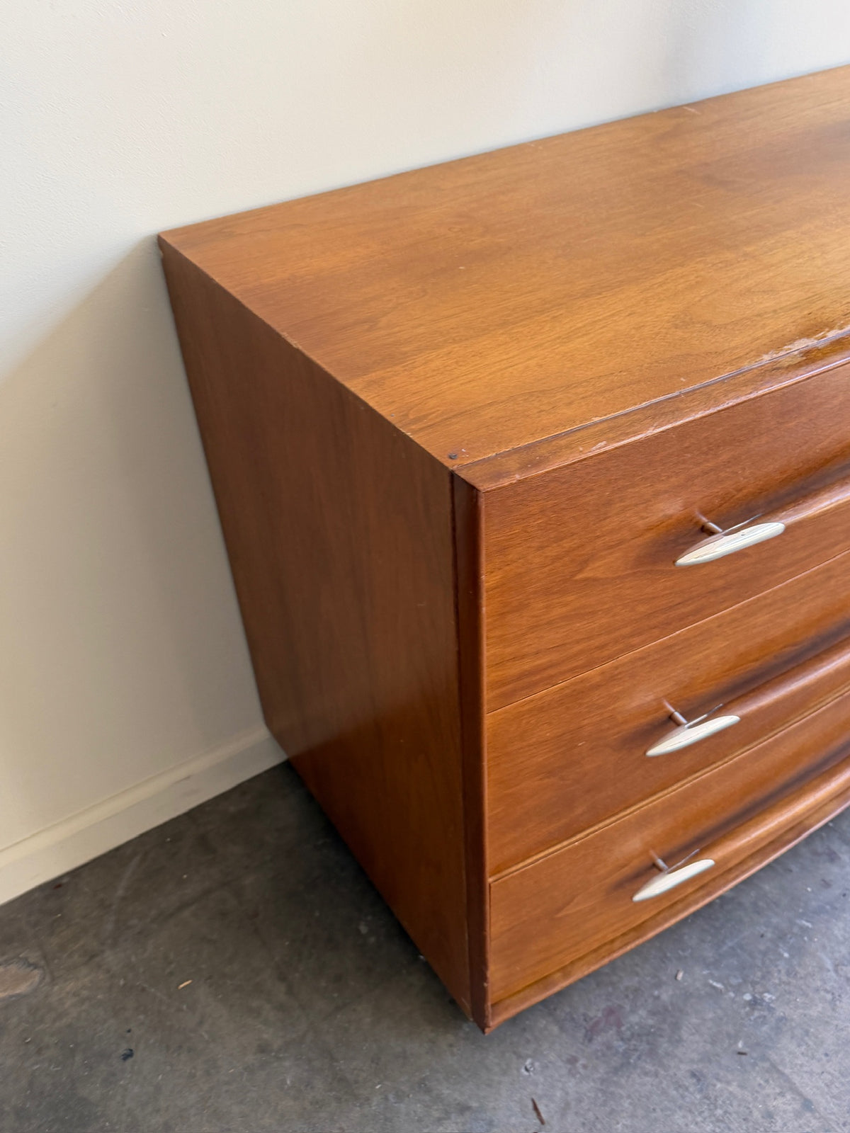 John Widdicomb 6 drawer dresser