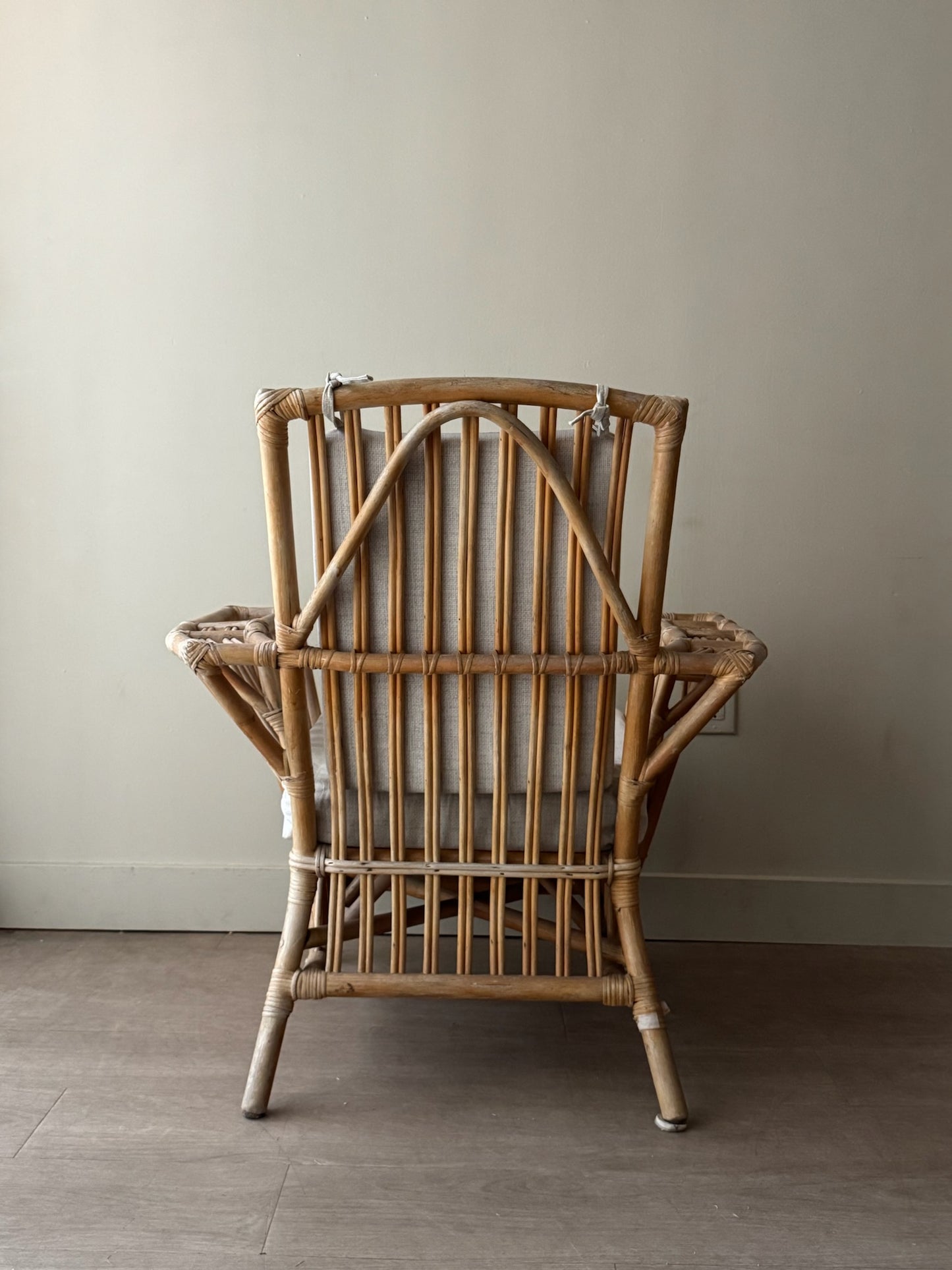 Bamboo arm chair