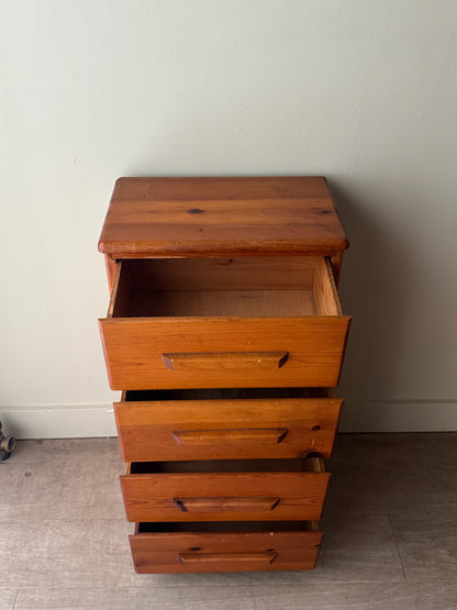 Small 4 drawer pine dresser
