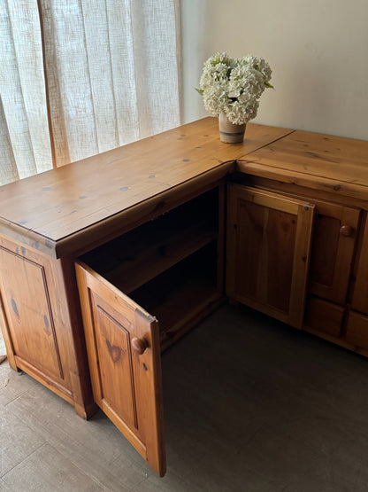 Scandinavian pine L-shaped counter