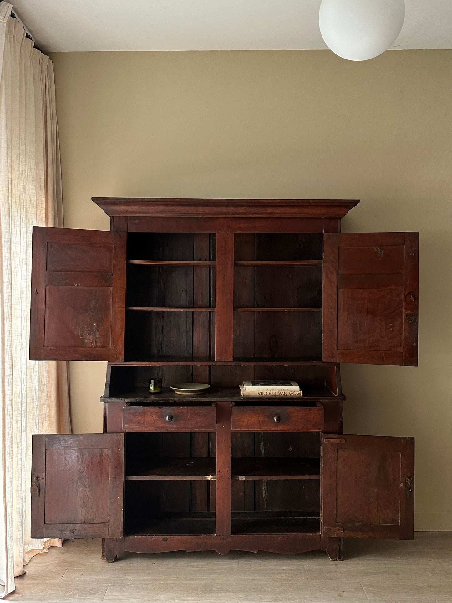 Pine step back hutch