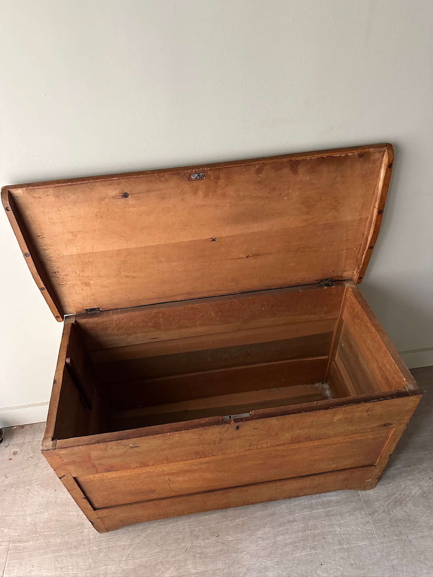 Pine chest