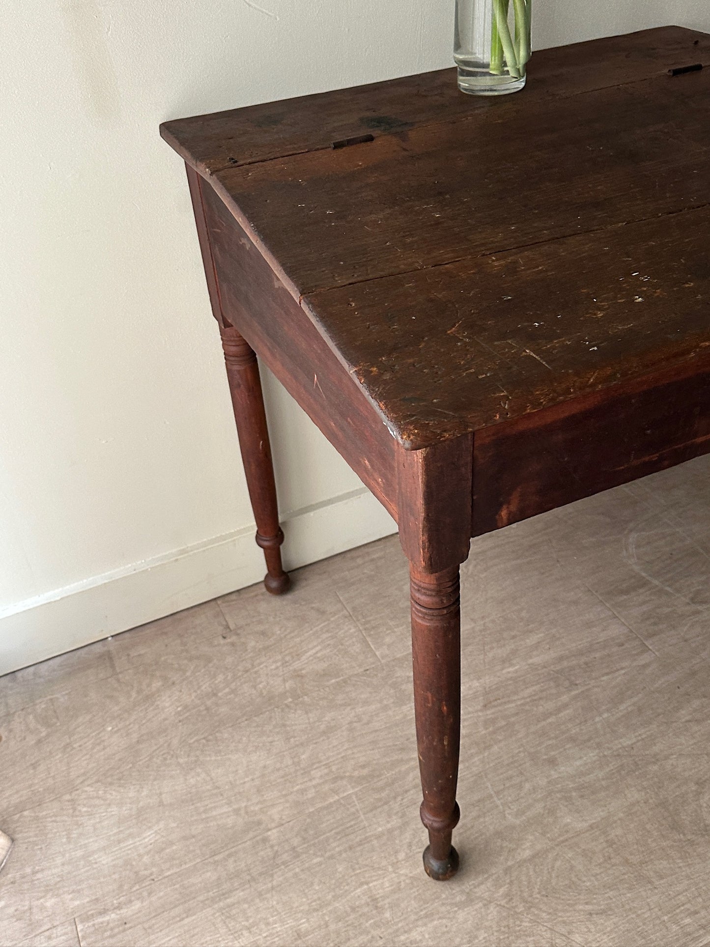 Pine merchants desk