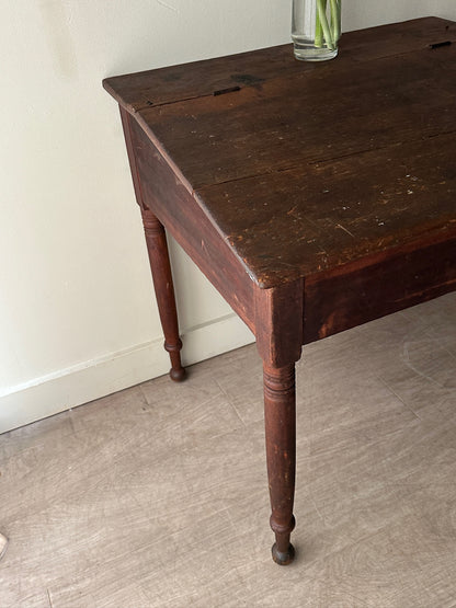 Pine merchants desk