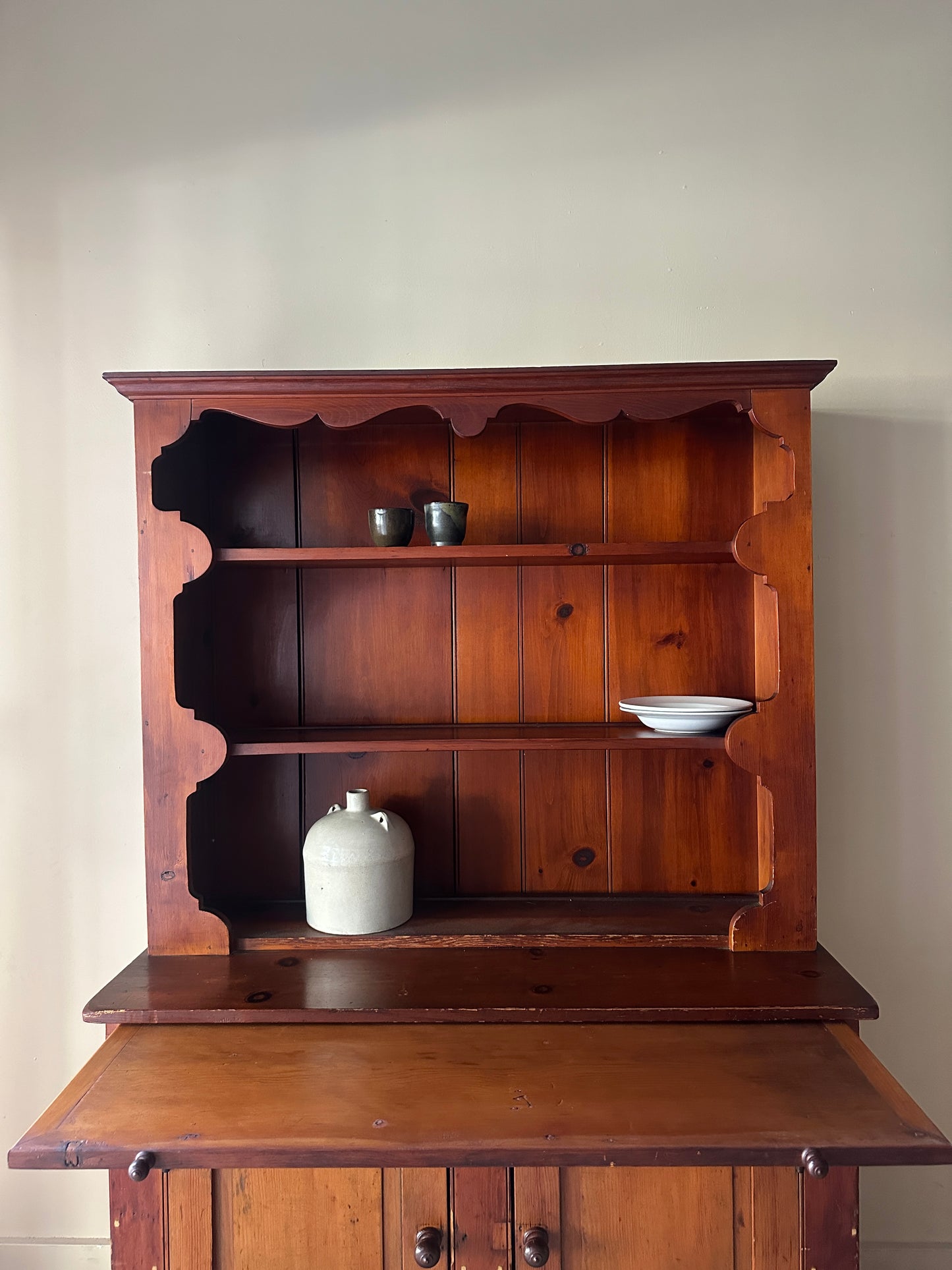 Pine hutch
