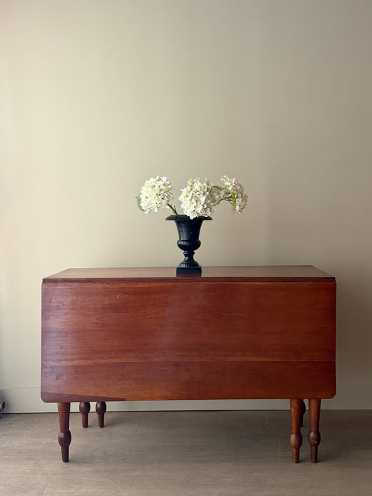 Pennsylvania Sheraton cherry drop leaf table