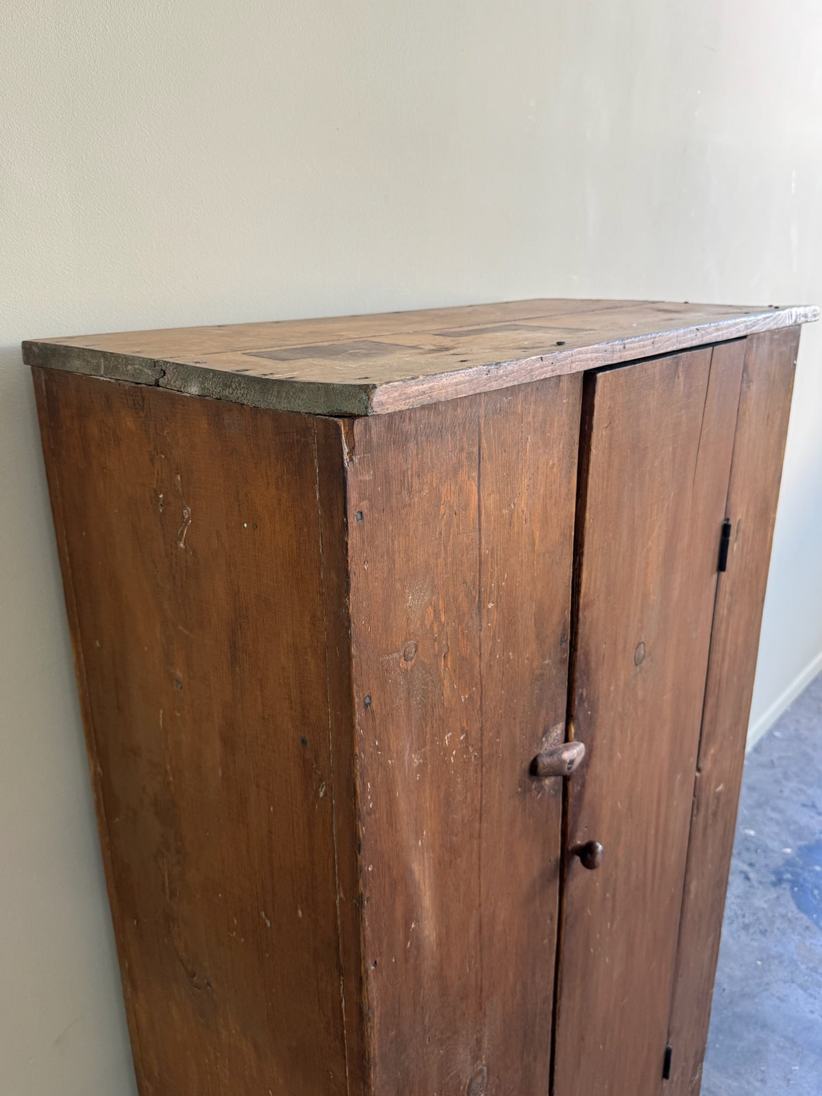 Pennsylvania Federal pine cupboard