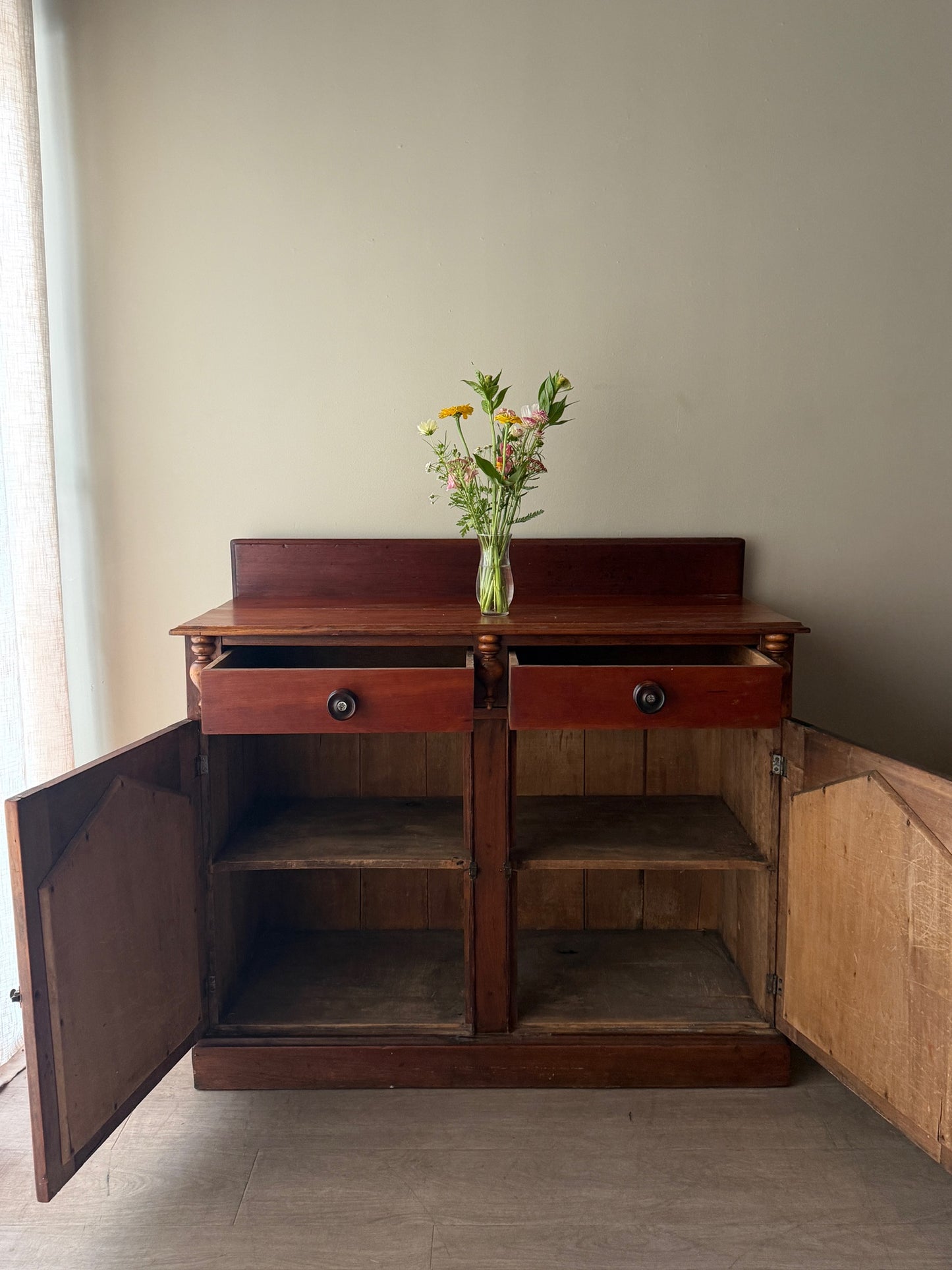 Victorian mixed woods server