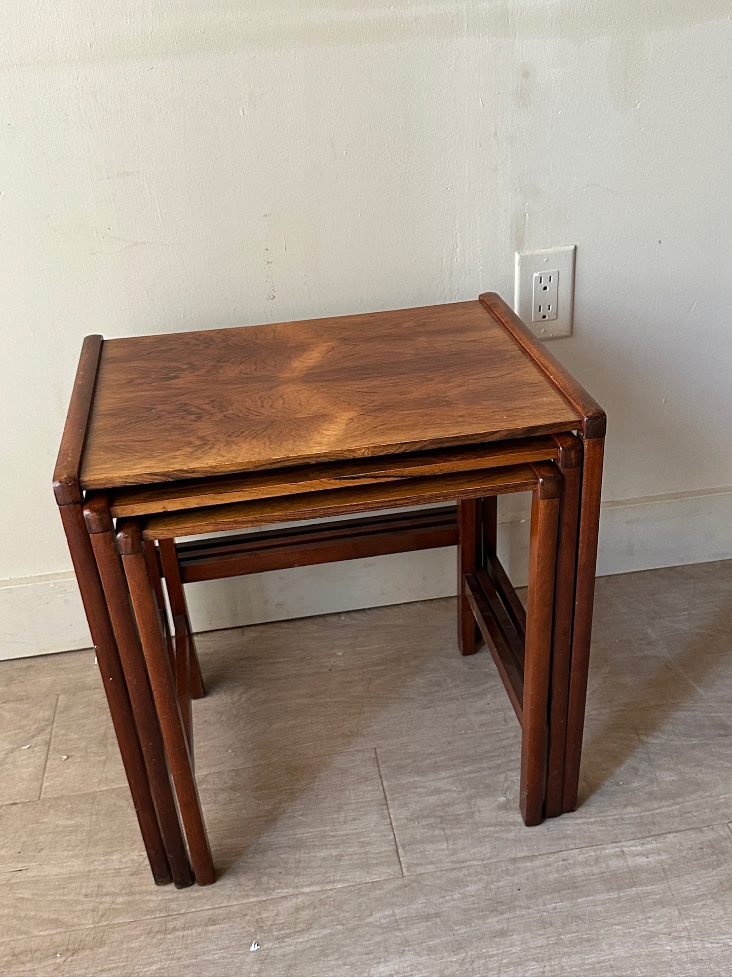 Oak nesting tables