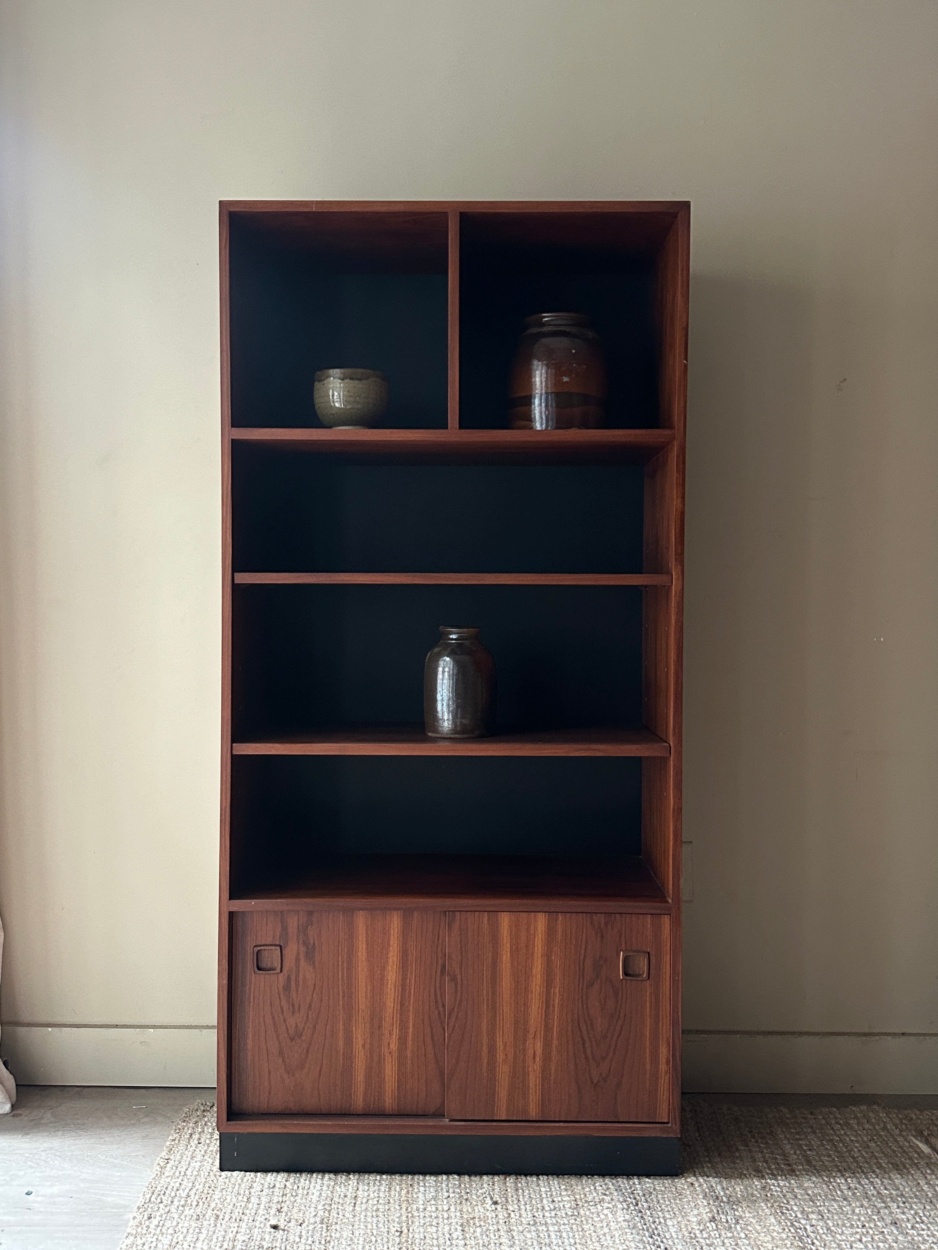Rosewood shelf – Good Behavior