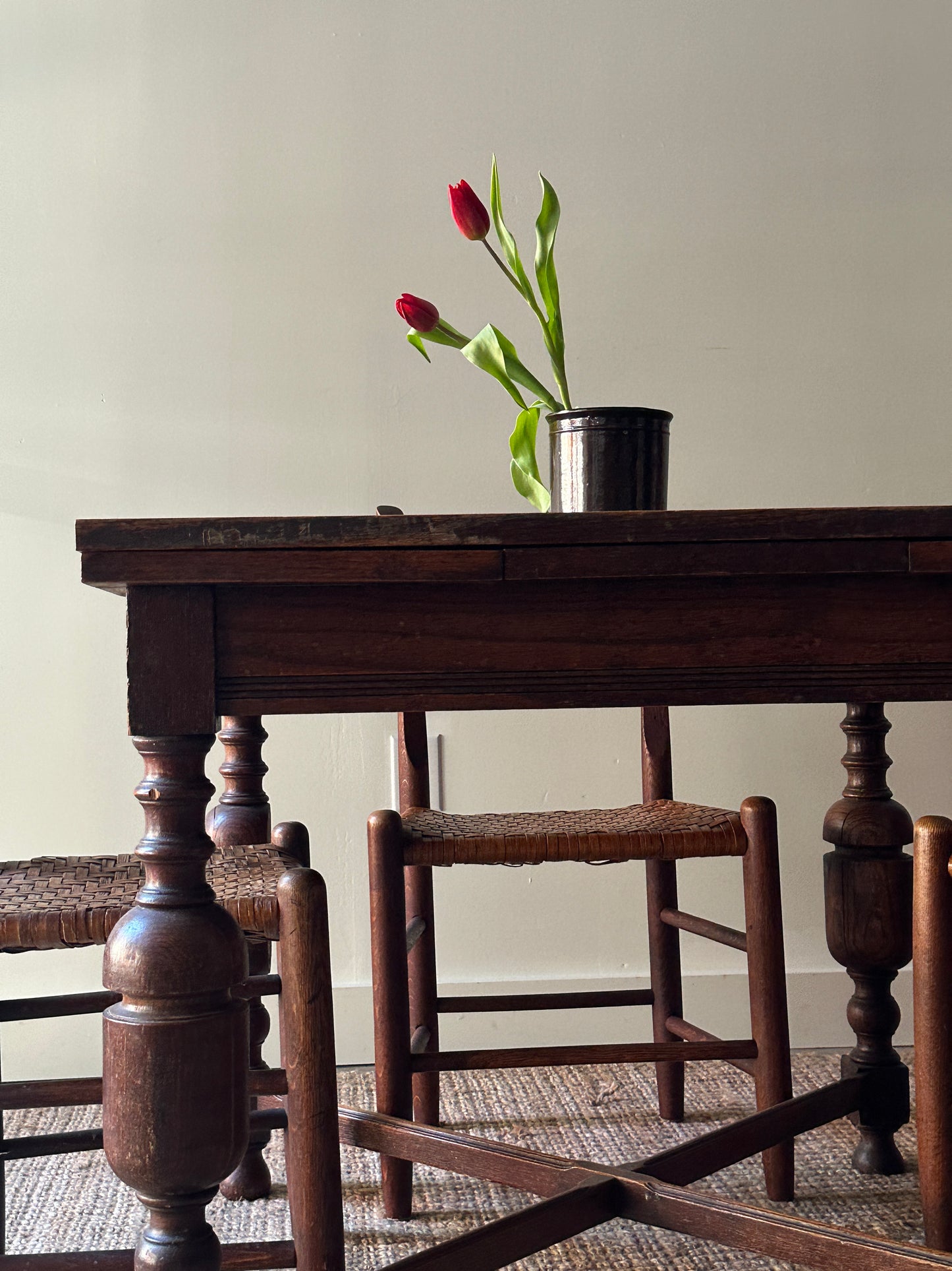 Oak extension table