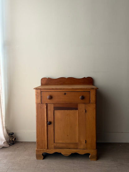 Pine washstand