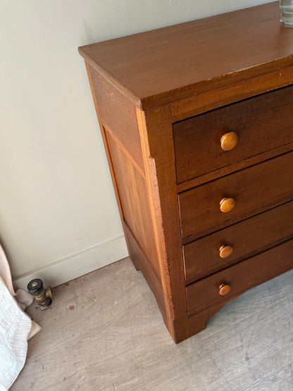 Pine dresser