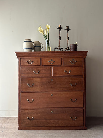 8 drawer Queen Anne walnut dresser