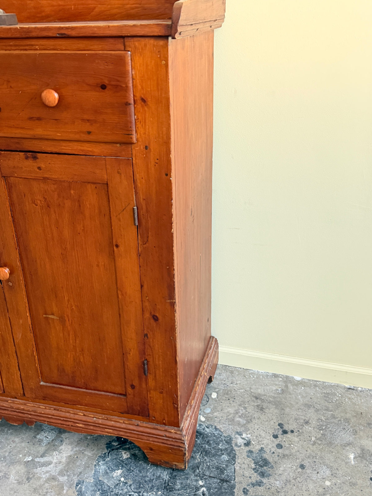Mid-Atlantic Federal yellow pine jelly cupboard