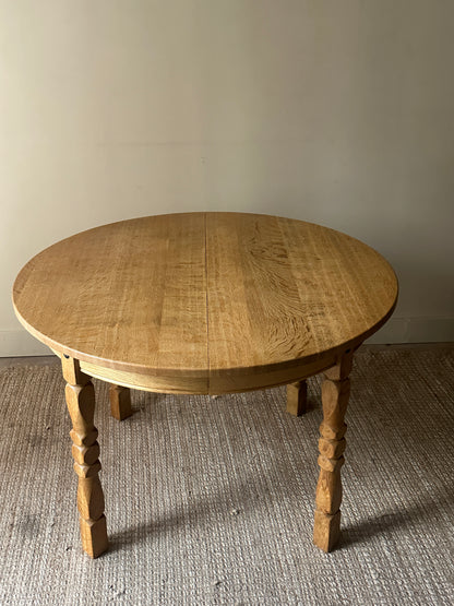 Oak dining table with leaves