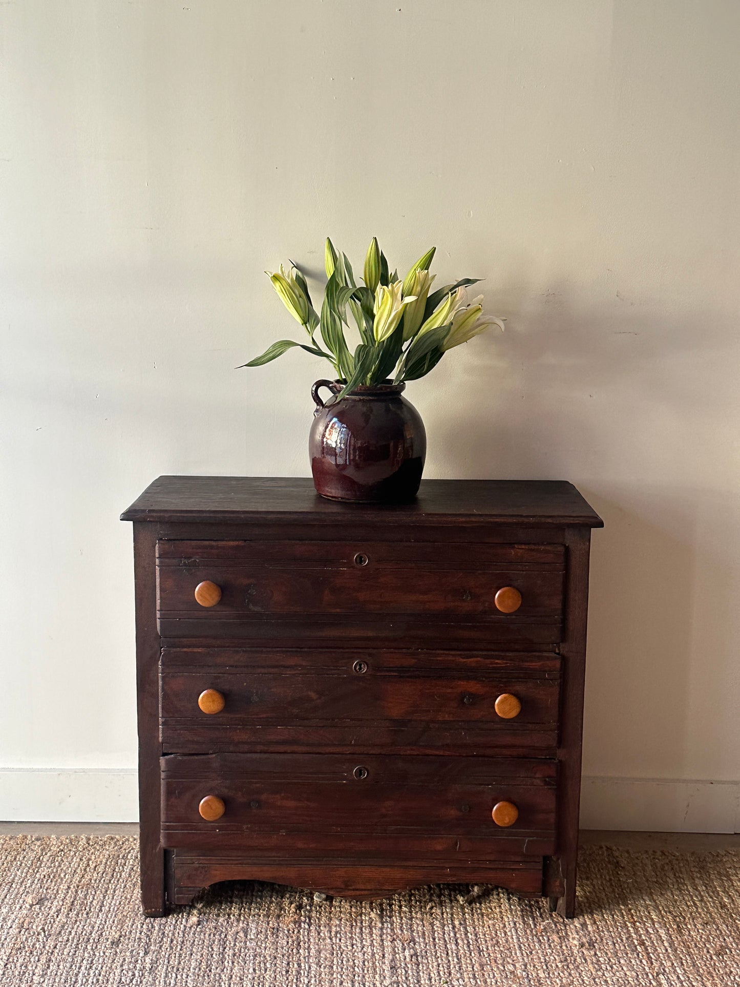 Small pine dresser