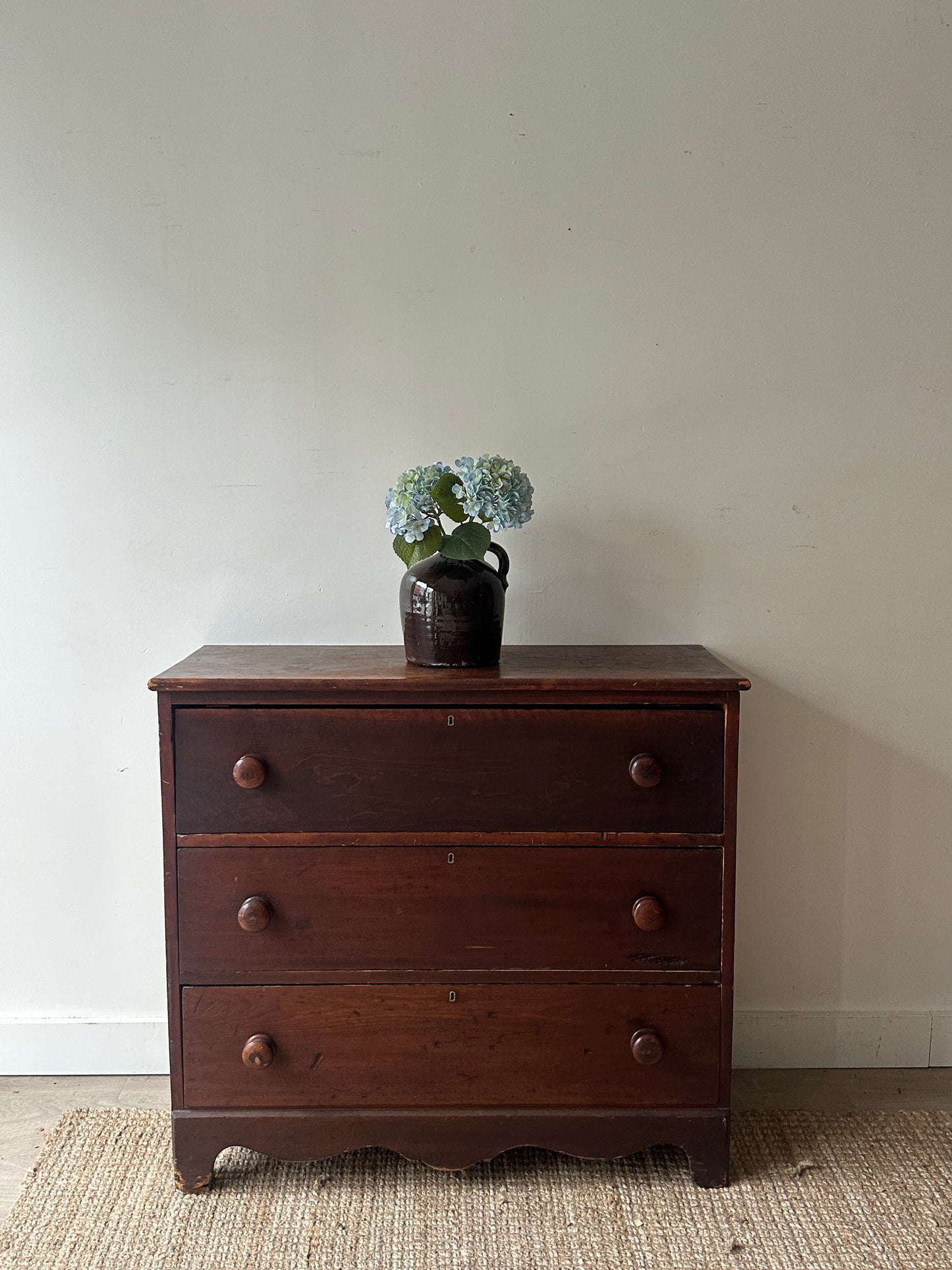 Pine dresser