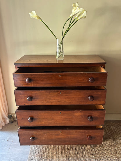 Pine dresser