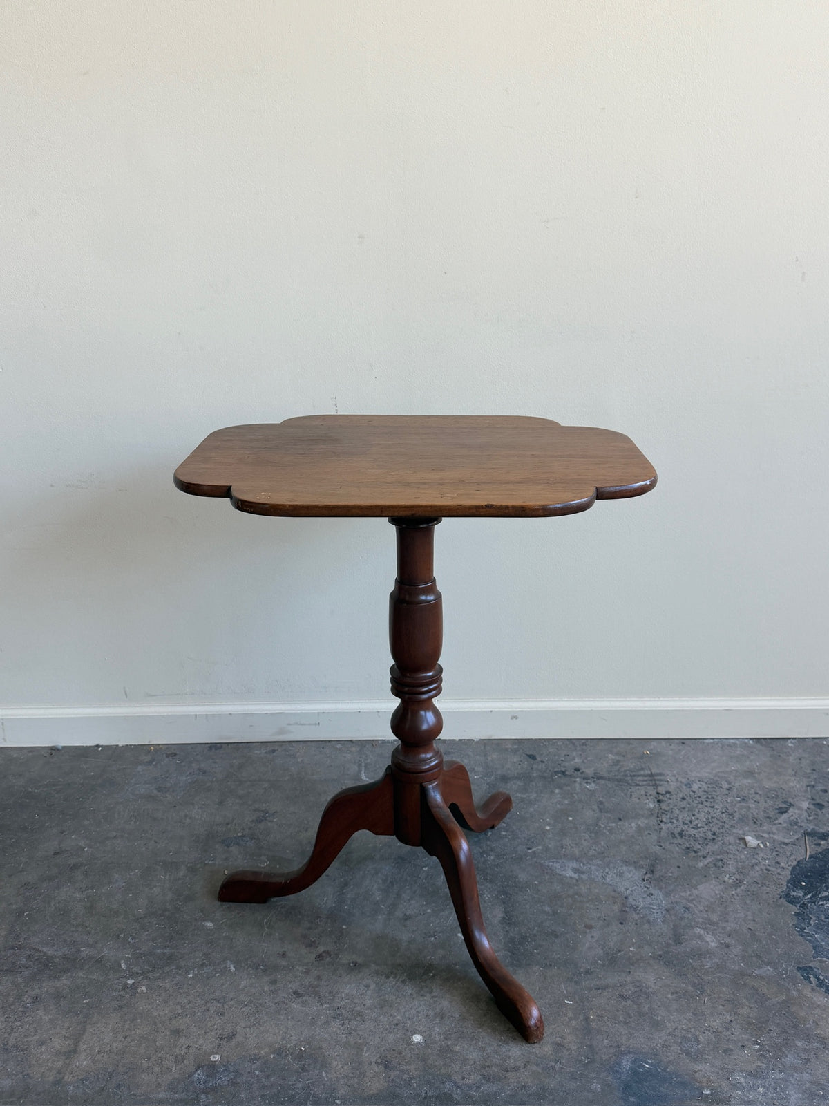 Mid-Atlantic Federal walnut tilt-top side table