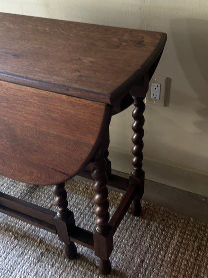 Oak gate leg table