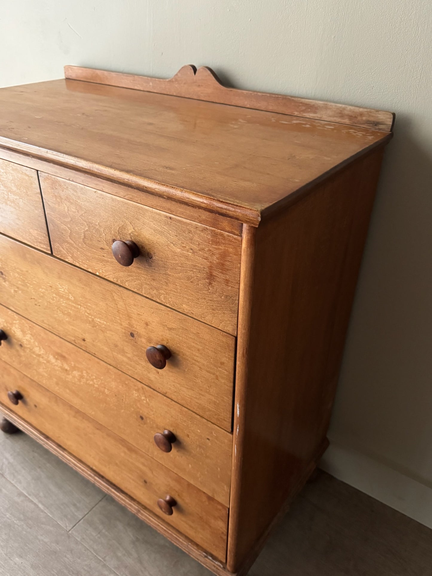 Maple dresser
