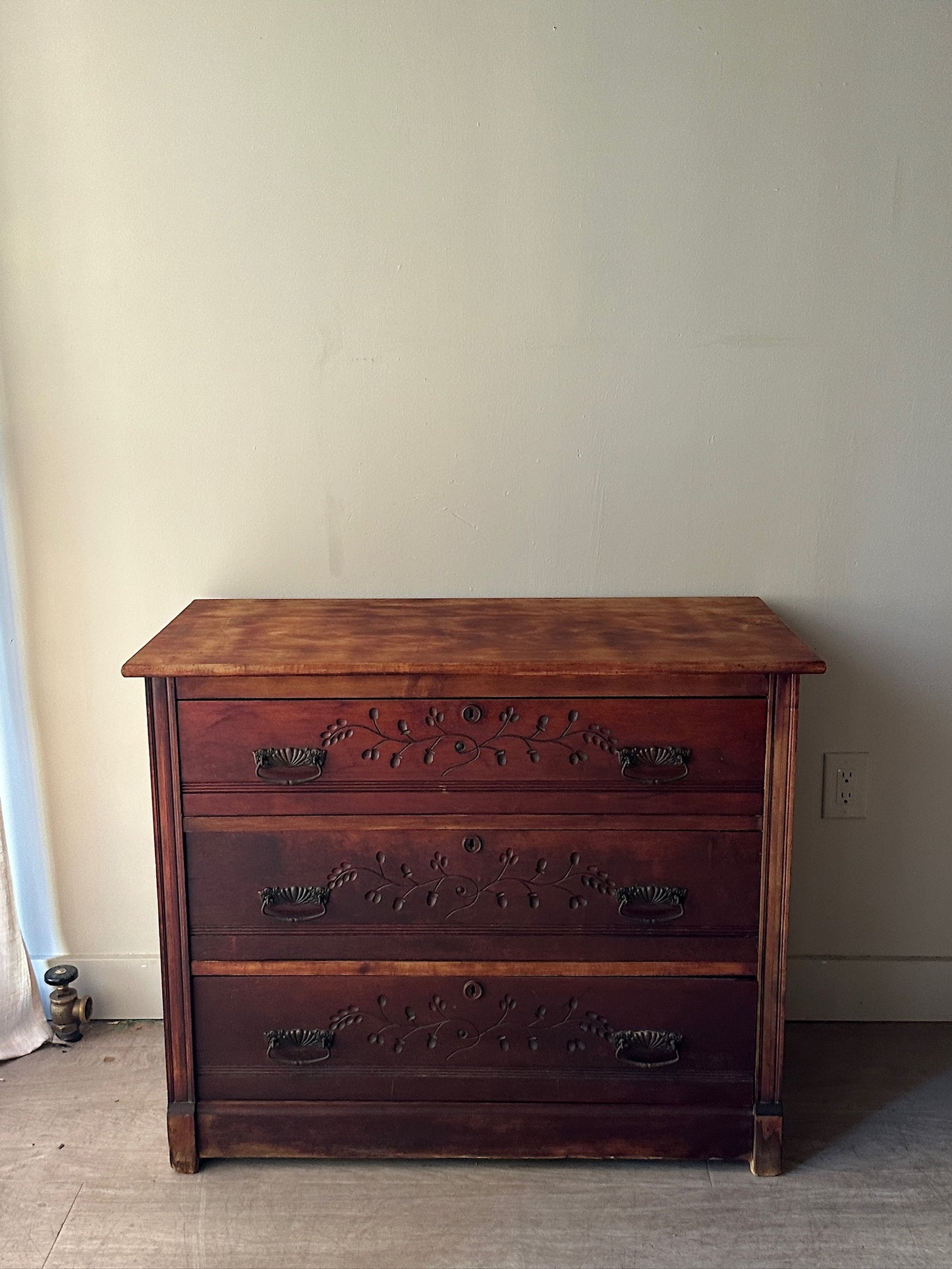 Victorian pine dresser