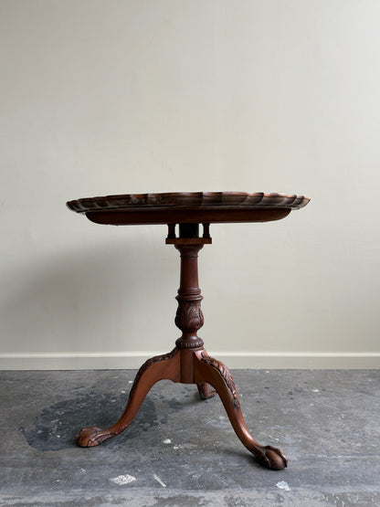 Pennsylvania Federal walnut tilt top side table