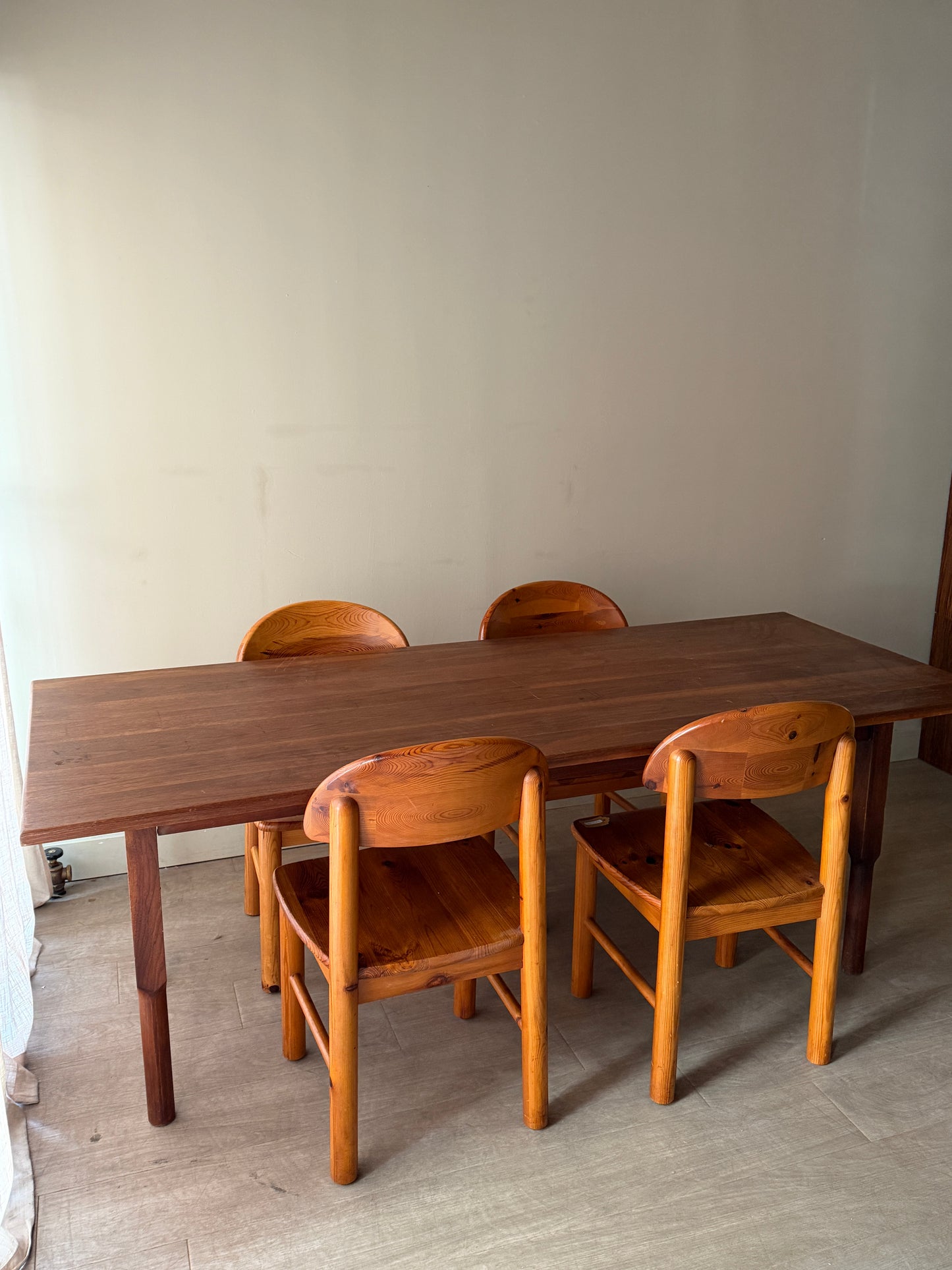 Walnut harvest table