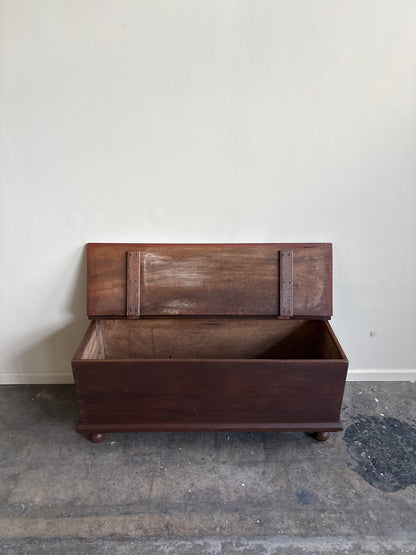 Pennsylvania Sheraton pine chest