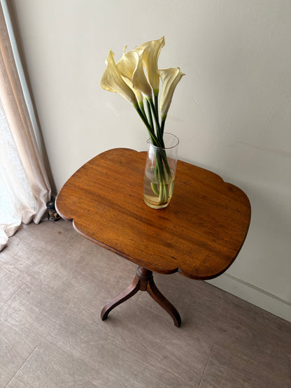 Federal oak flip top side table