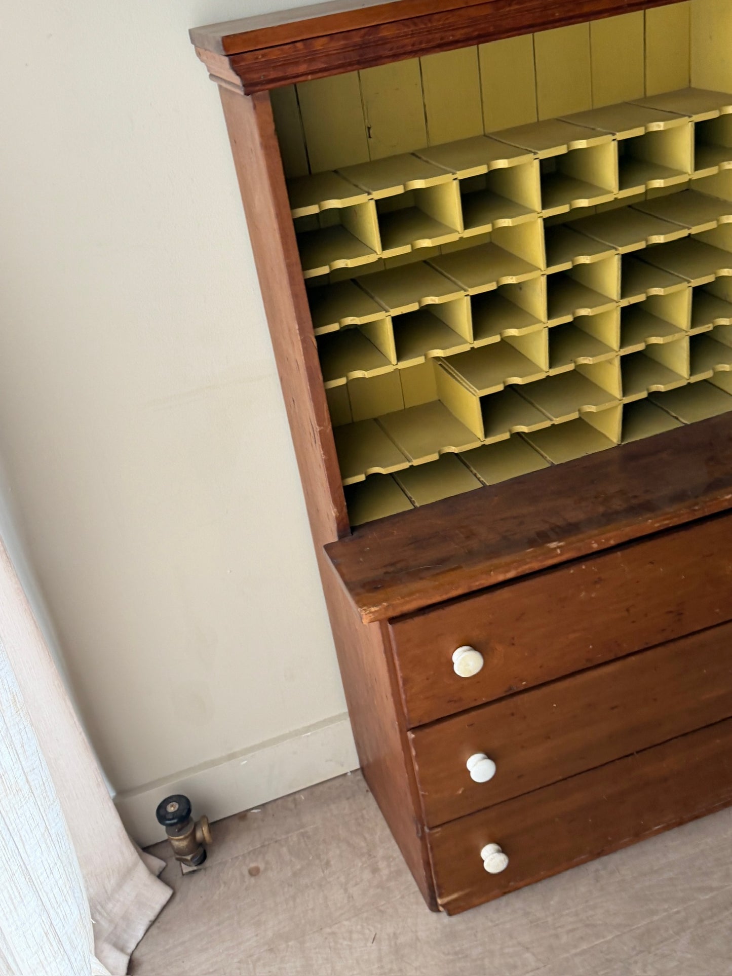 Farmhouse pine cubby hutch