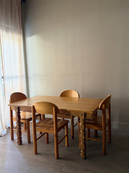 Danish oak dining table with extensions