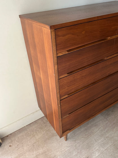 Walnut 5 drawer dresser
