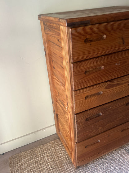Pine dresser