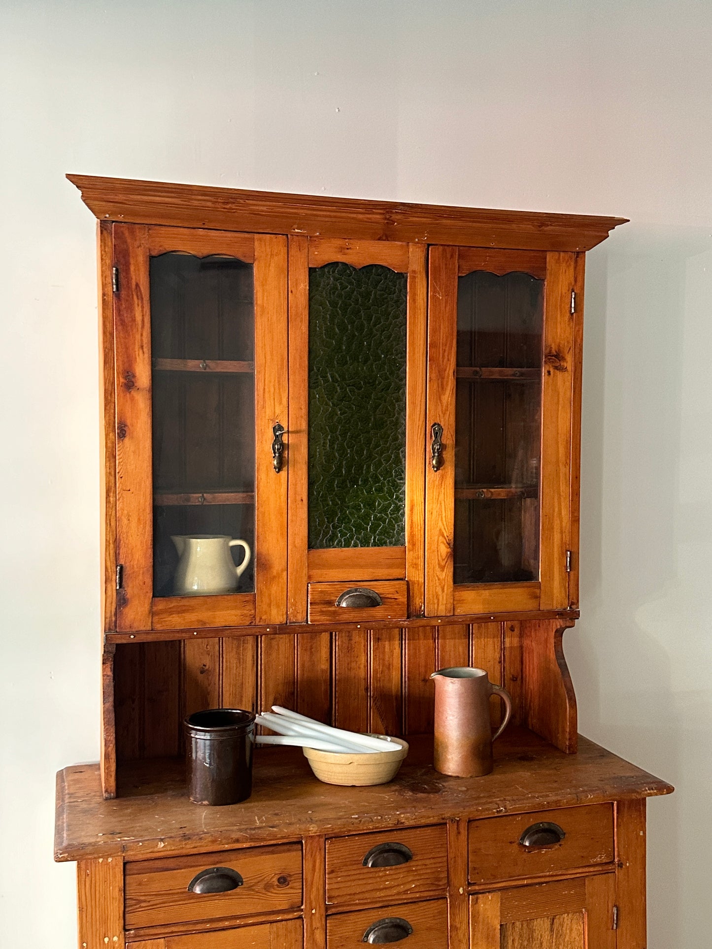 Pine hutch