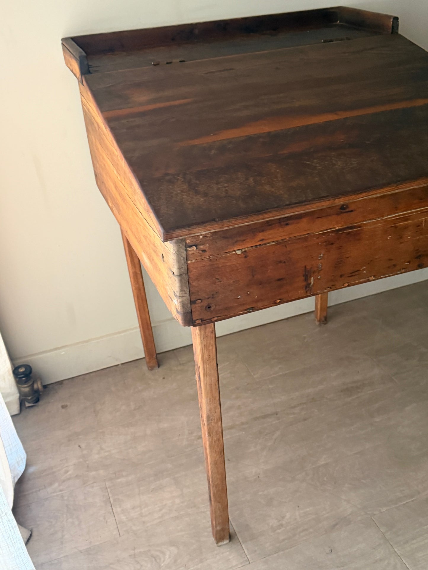Pine merchant’s desk