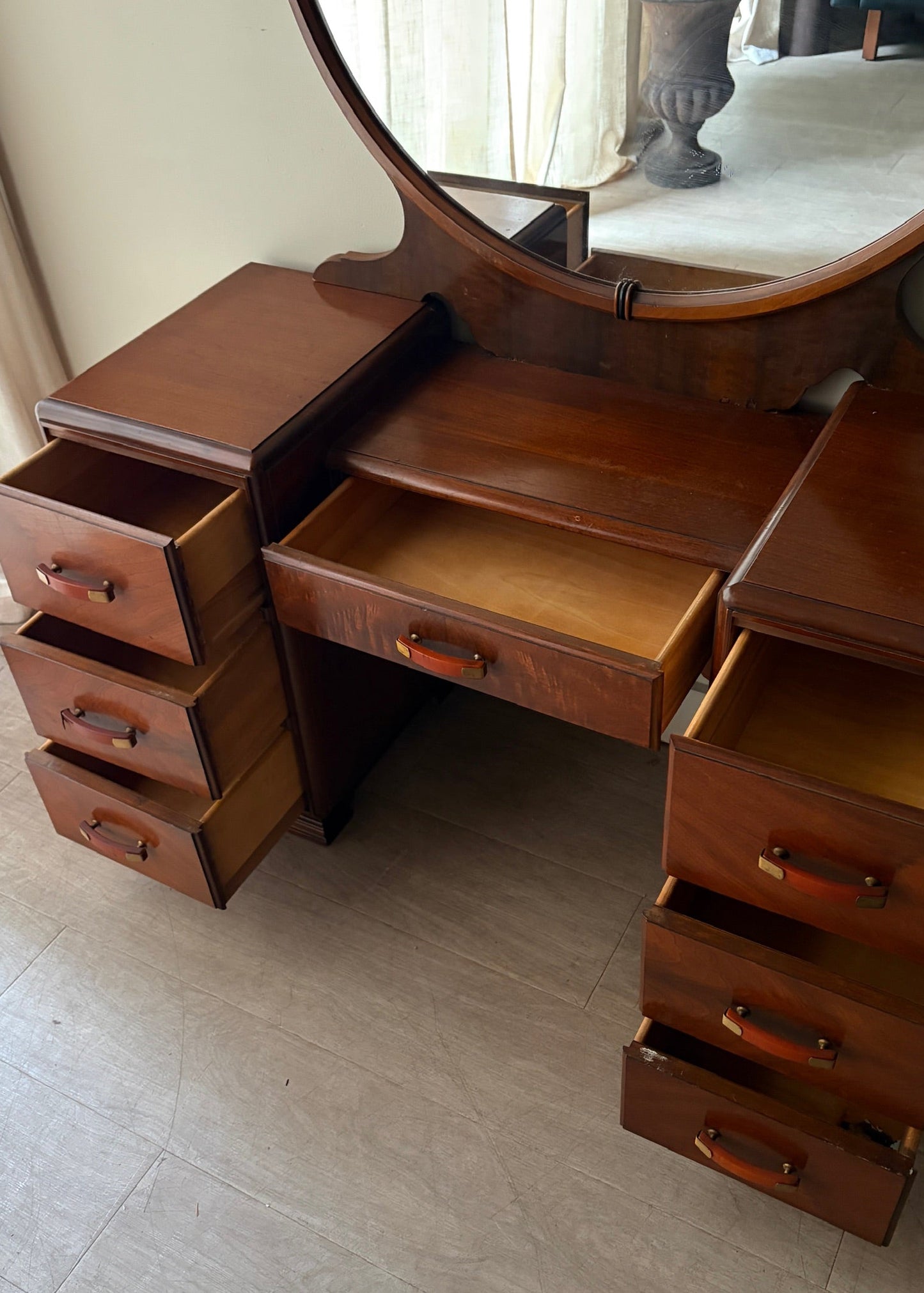 Deco walnut vanity