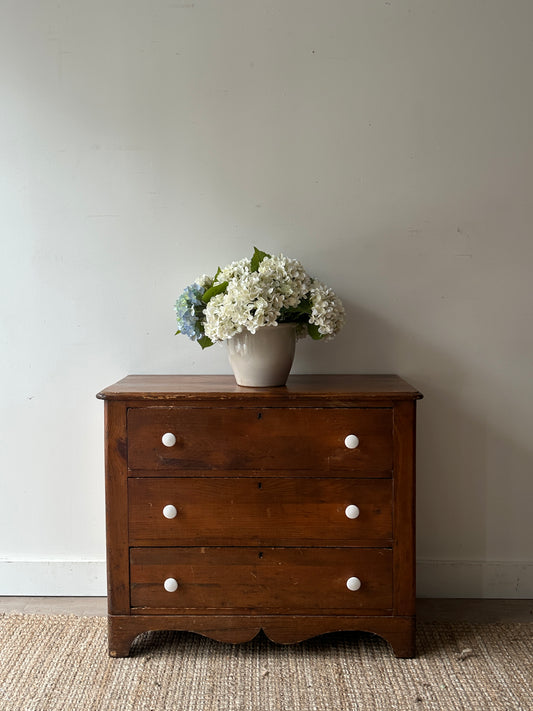Small pine dresser