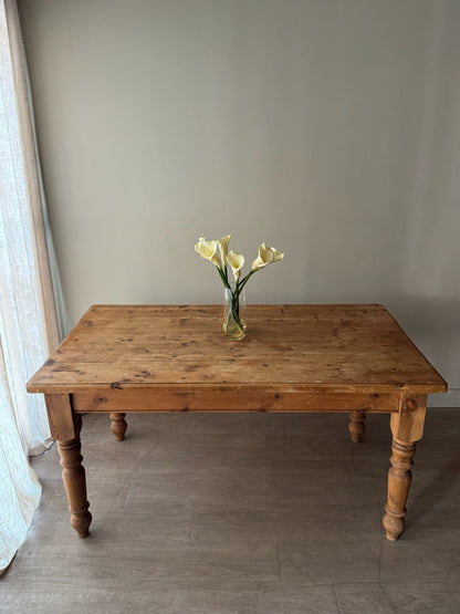 Gustavian pine dining table