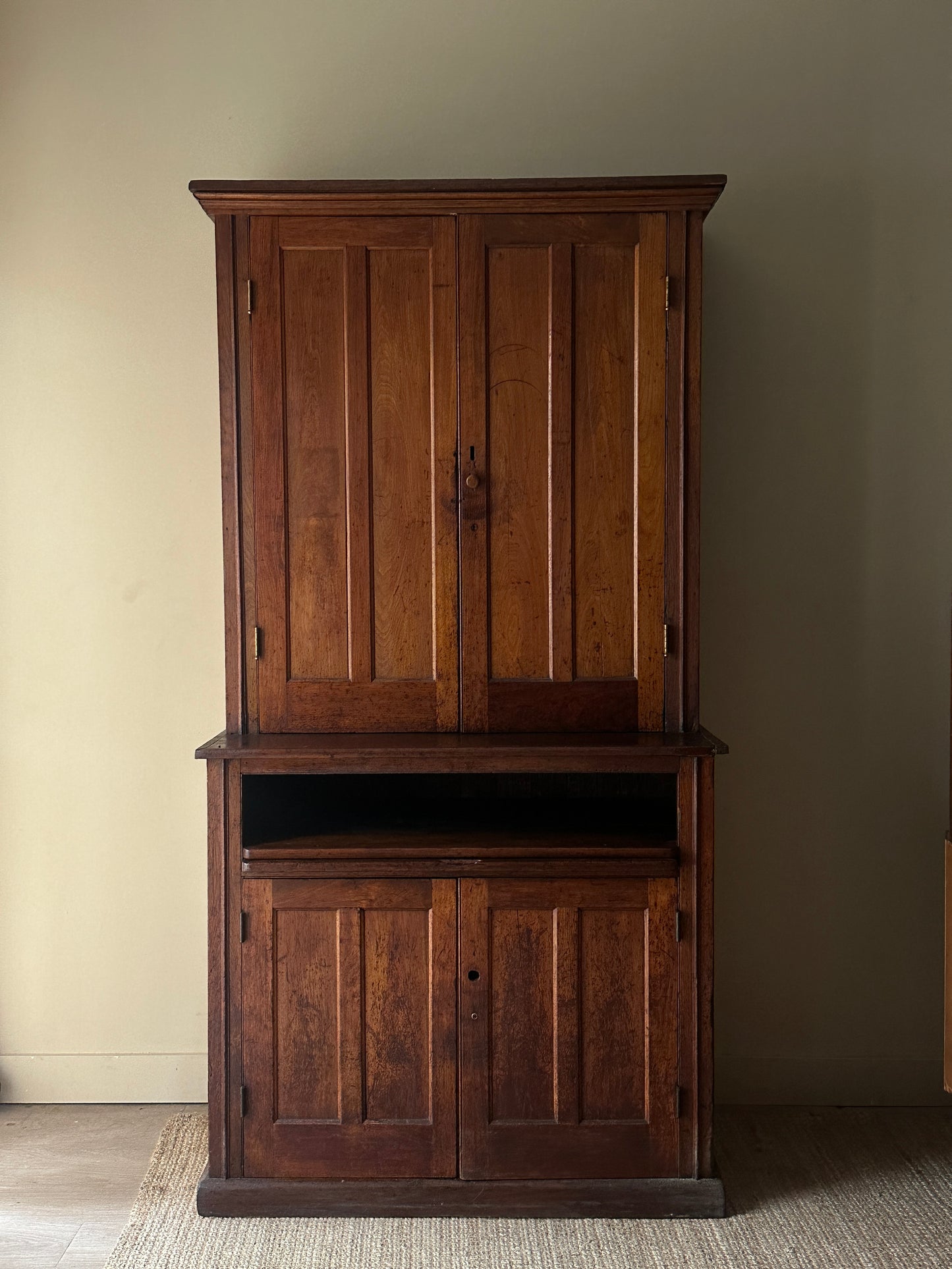 Pine step back hutch