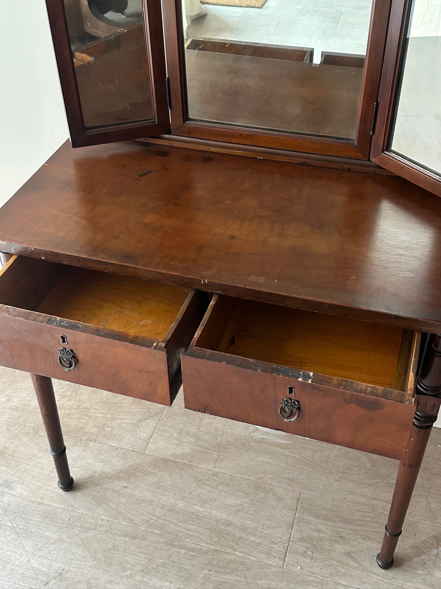 Pine vanity with tri-fold mirror