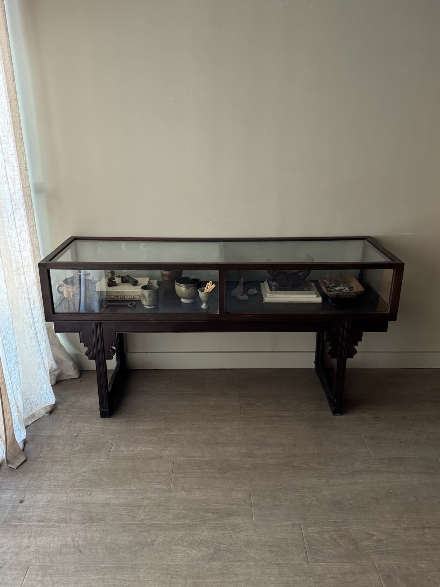 Deco glass display case