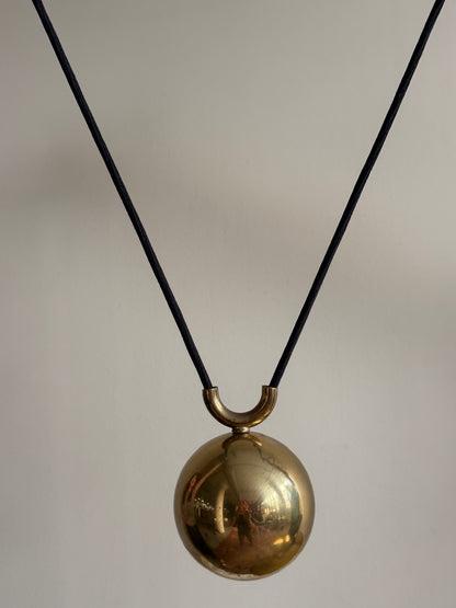 Brass counter-balance pendant lamp