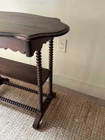 Spool leg side table