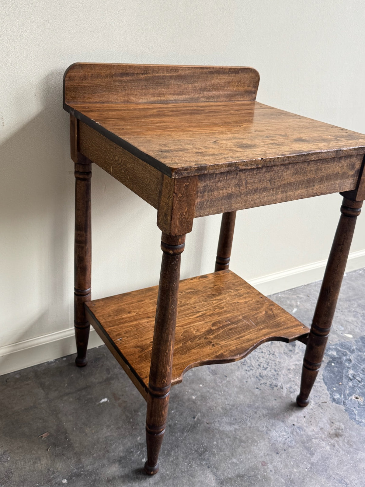 Mid-Atlantic Sheraton pine washstand