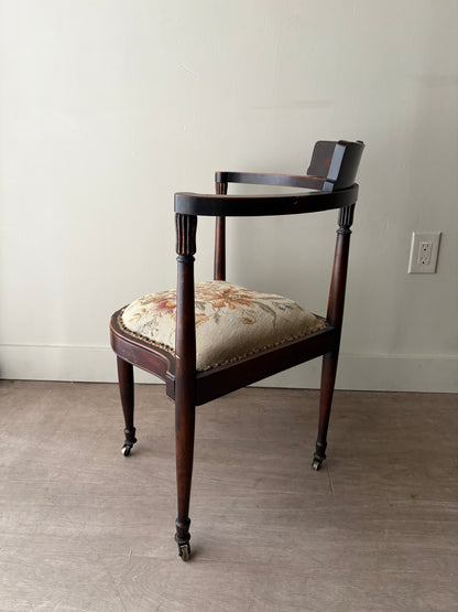 Victorian inlaid mahogany corner chair