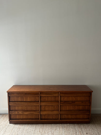 Oak 9 drawer dresser